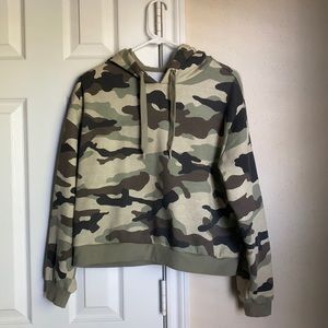 H&M camo cropped hoodie